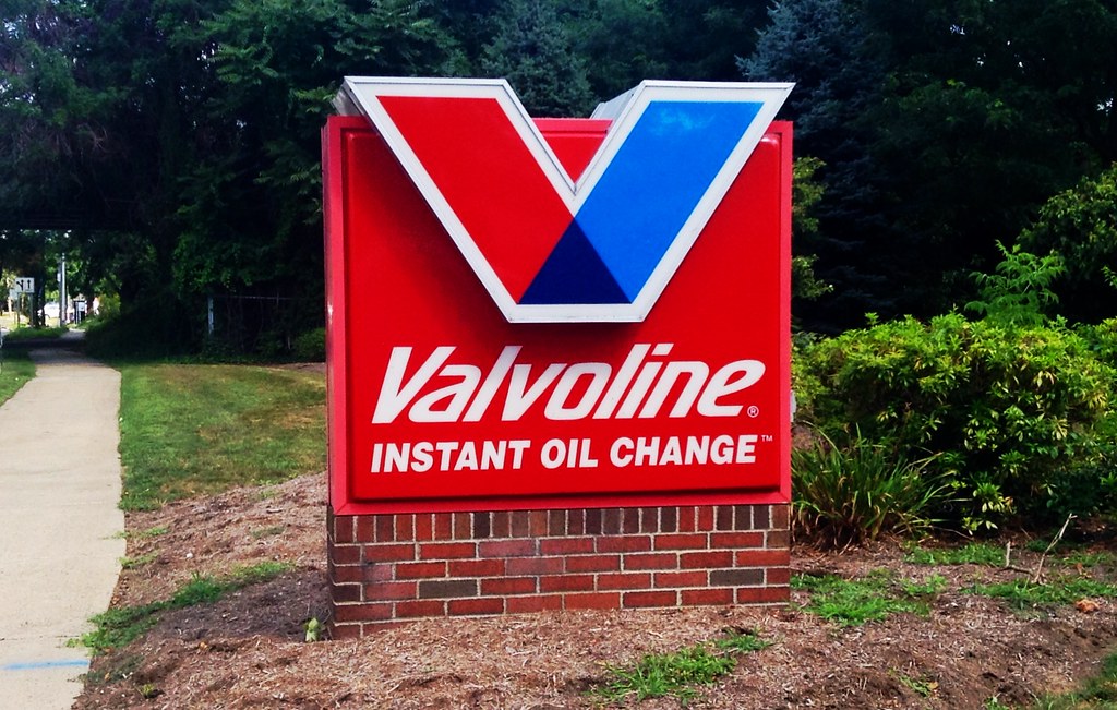 Valvoline oil. Engine oil brands in India