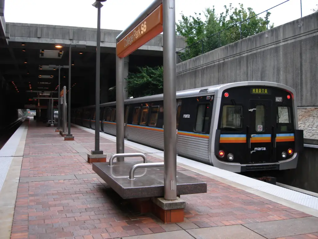 marta train station atlanta. do you need a car in atlanta